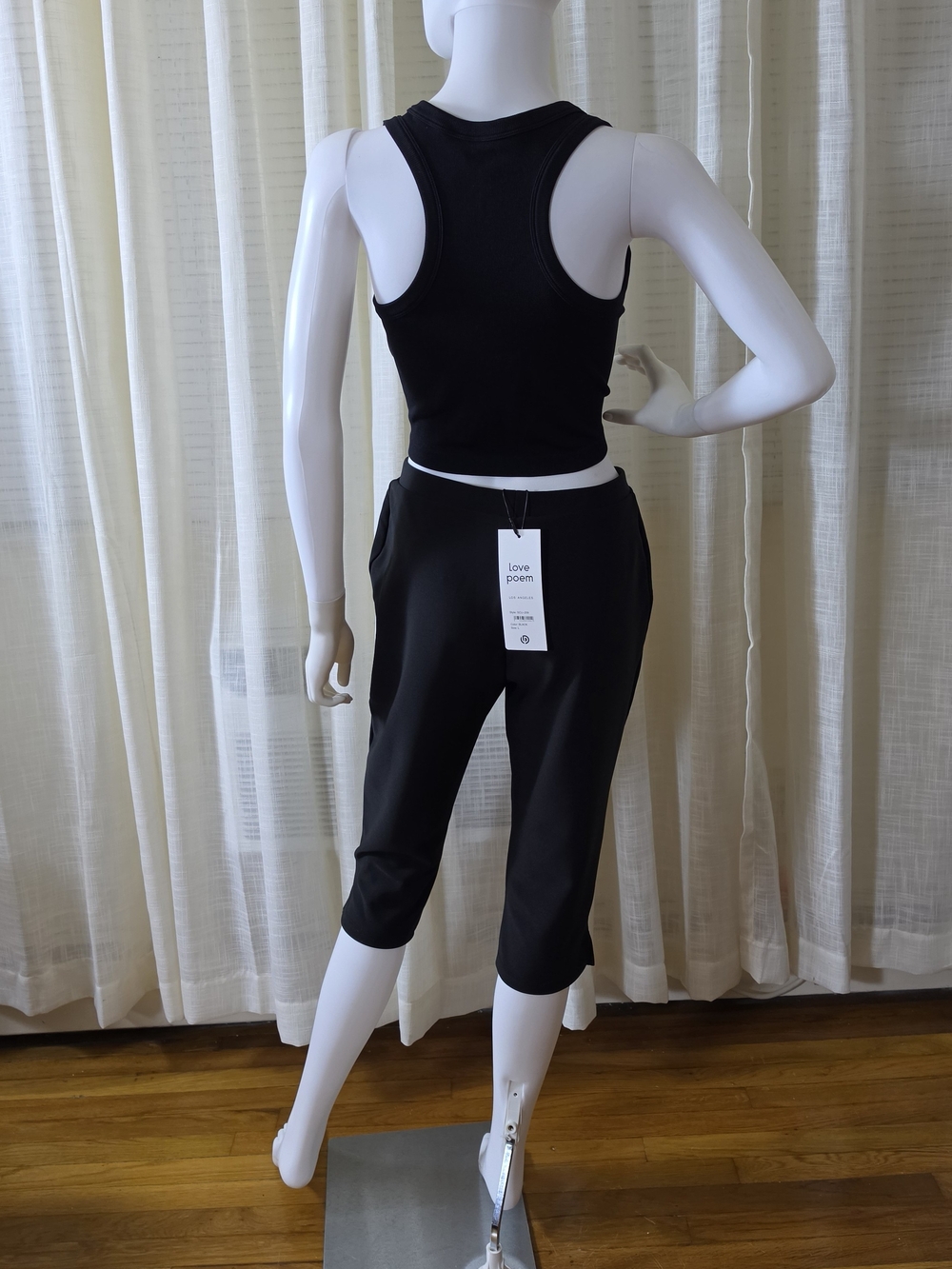 Capri Pants - Women - Picture 13 of 15